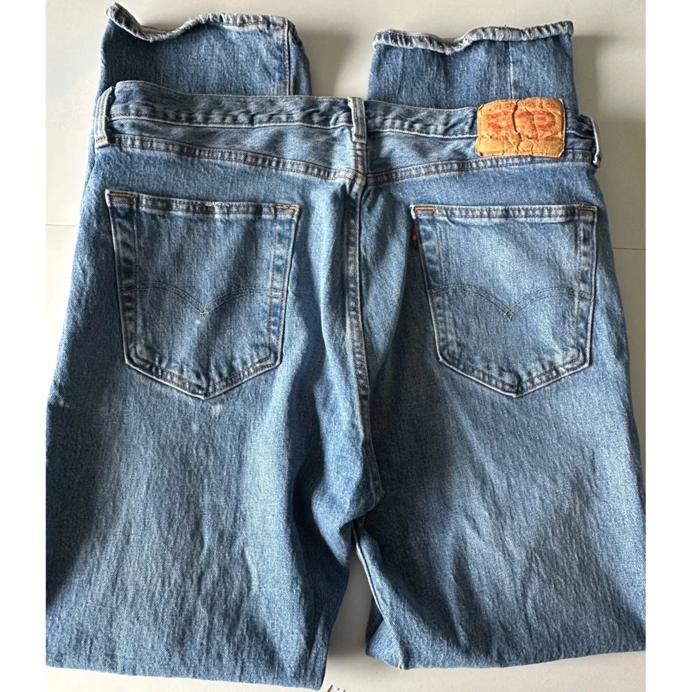 Levis 501 Original Fit Distressed Straight Leg Blue Jeans Mens W36